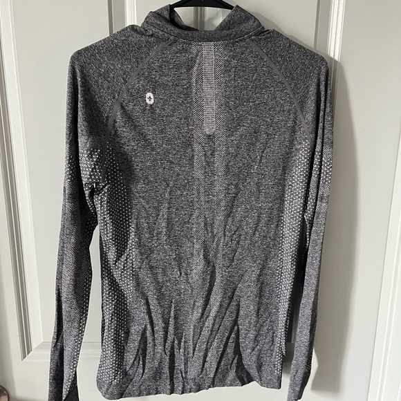 FIGS Graphite Salta Performance Zip - Picture 4 of 5